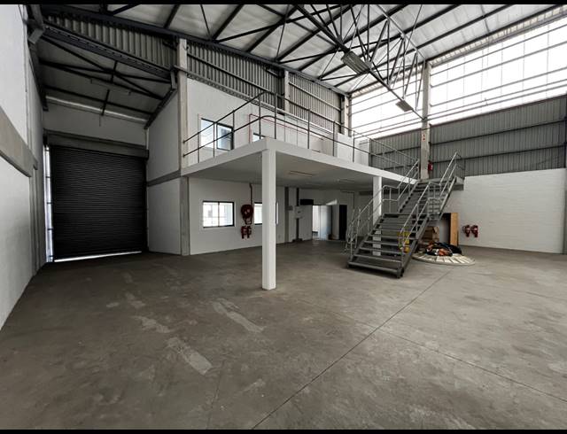 401M² WAREHOUSE TO LET IN AIRPORT INDUSTRIA